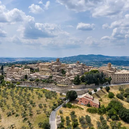 Il Casale Al Colle Holiday home *